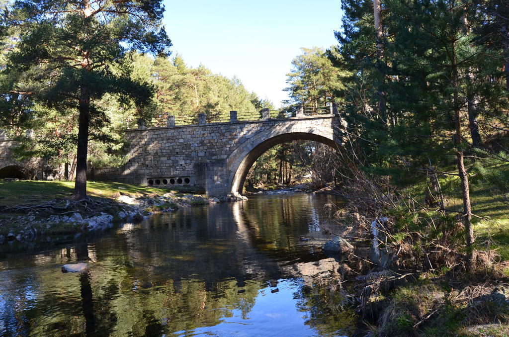 Hostal Refugio De Gredos Navarredonda Exterior foto